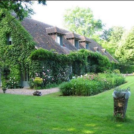 Logis De La Paqueraie Bed & Breakfast Saint-Branchs Exterior photo