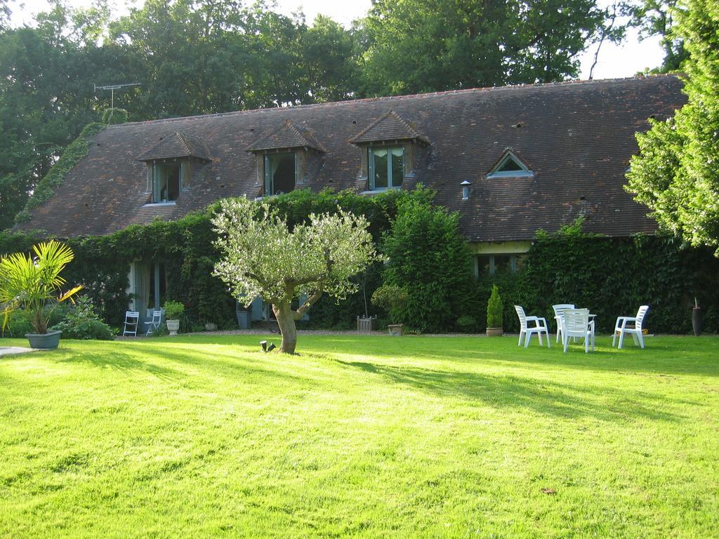 Logis De La Paqueraie Bed & Breakfast Saint-Branchs Exterior photo