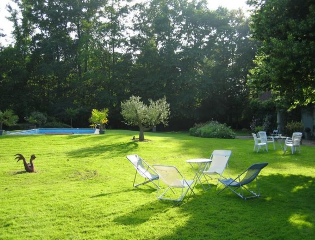 Logis De La Paqueraie Bed & Breakfast Saint-Branchs Exterior photo